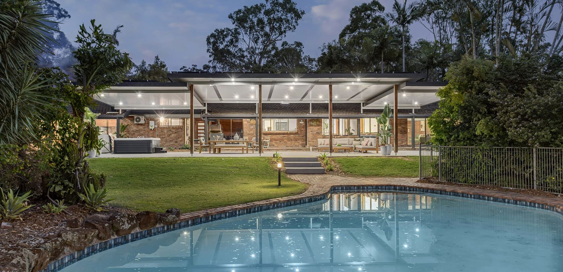 40 Oakridge Street, Burbank, QLD 4156 AUS