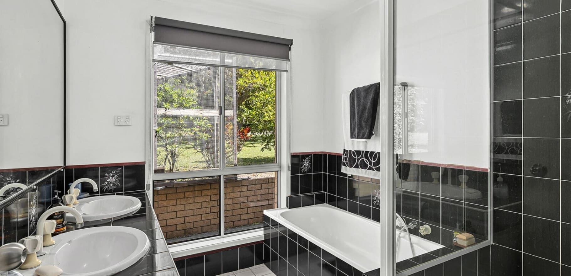 238 Bacton Road, Chandler, QLD 4155 AUS