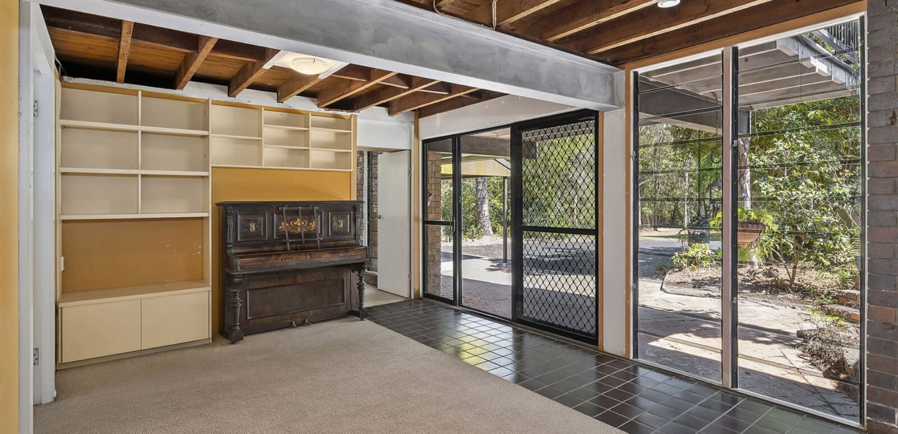 1231 Mount Gravatt-Capalaba Road, Burbank, QLD 4156 AUS