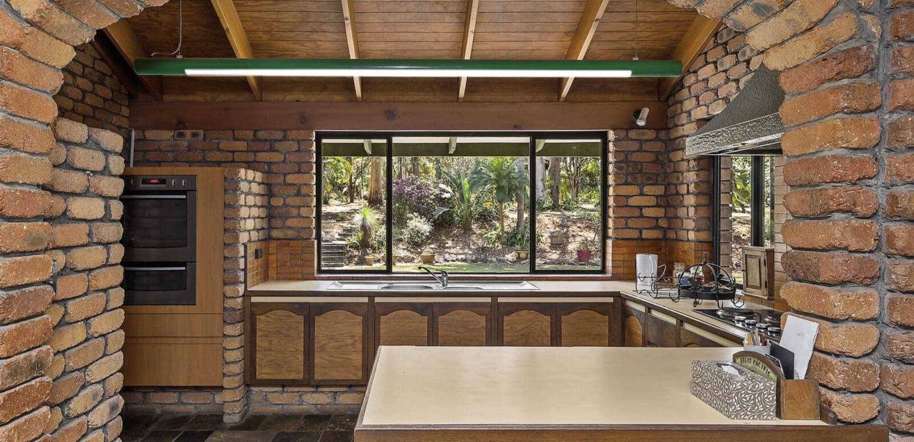 1231 Mount Gravatt-Capalaba Road, Burbank, QLD 4156 AUS