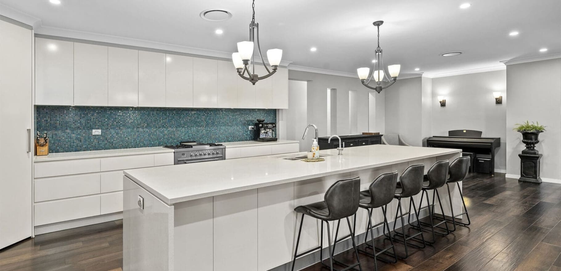 96 Mossvale Drive, Wakerley, QLD 4154 AUS