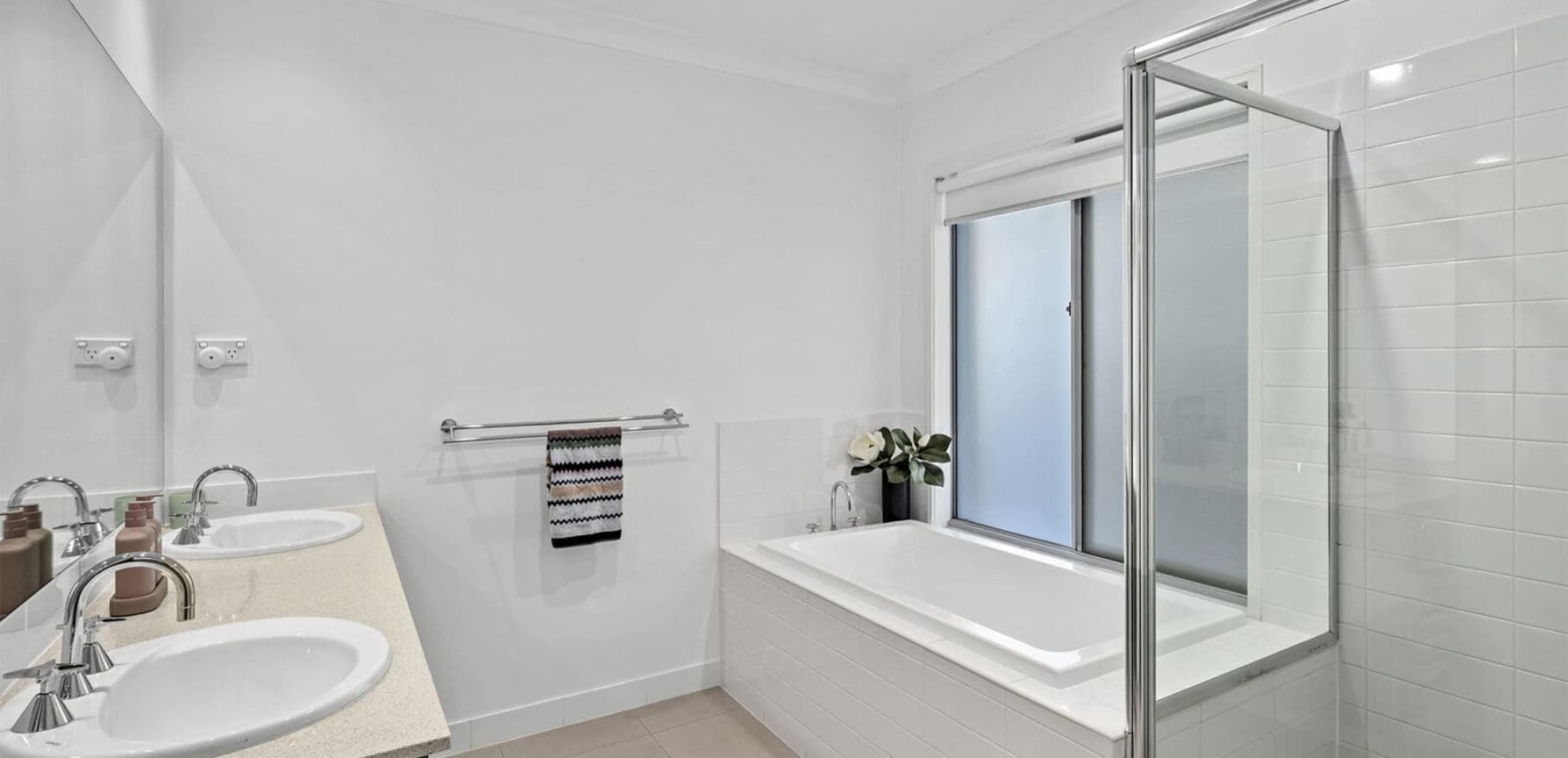 96 Mossvale Drive, Wakerley, QLD 4154 AUS