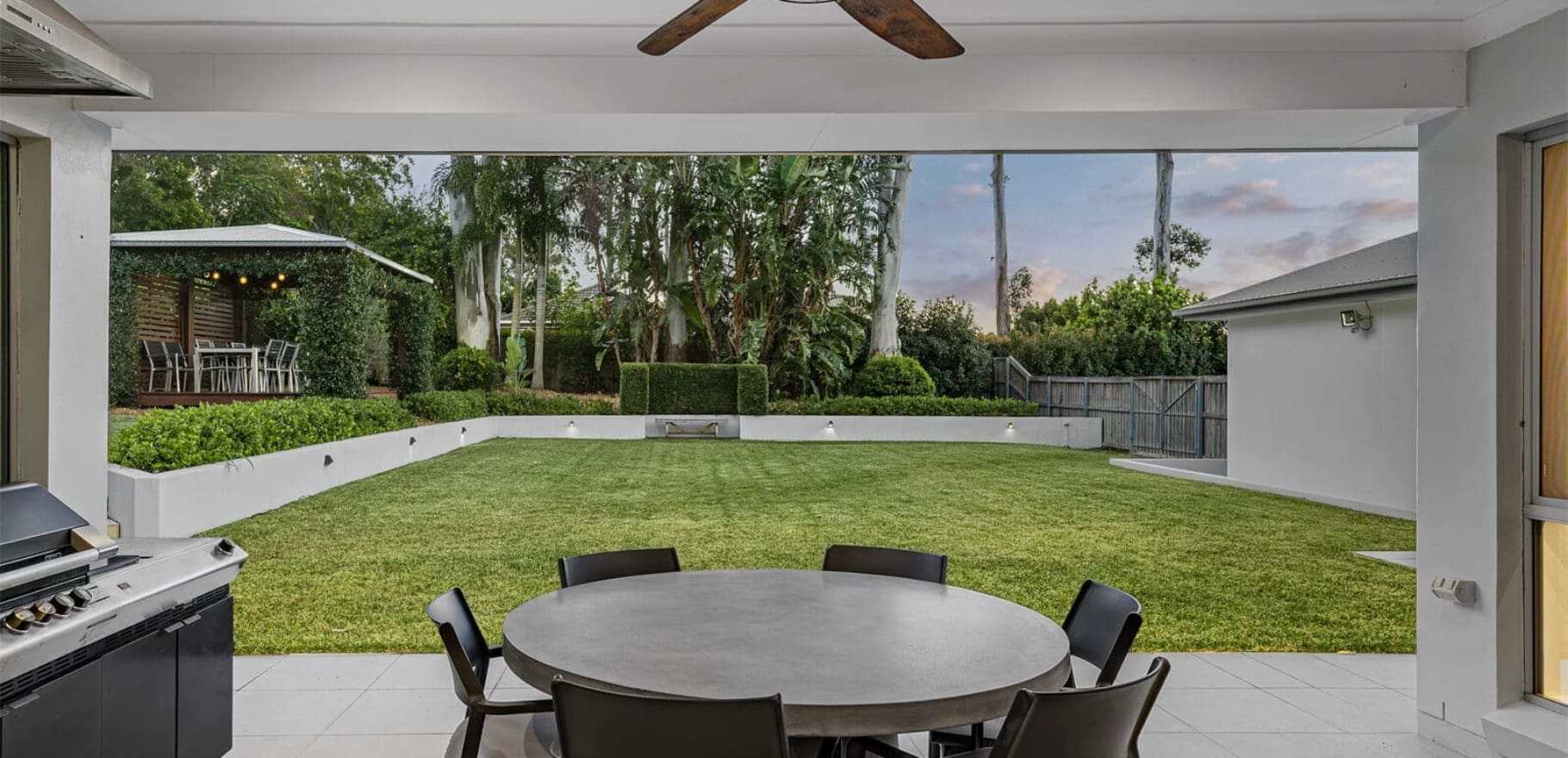 96 Mossvale Drive, Wakerley, QLD 4154 AUS